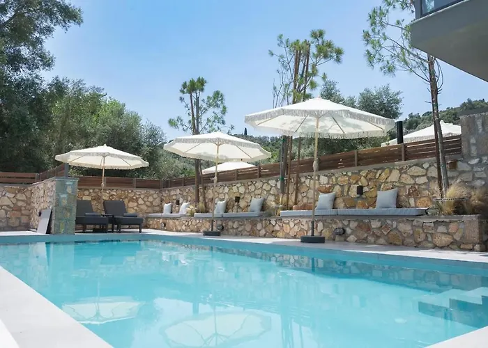 Nicole Collection- Cove 아파트 메가니시