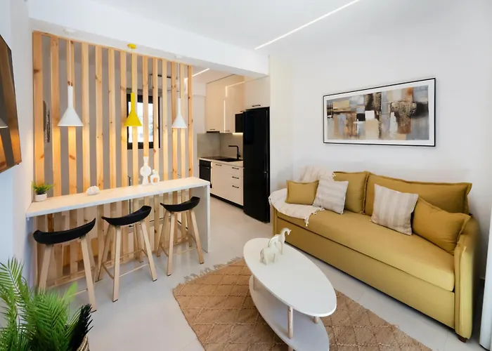 Nicole Collection- Cove 아파트 메가니시