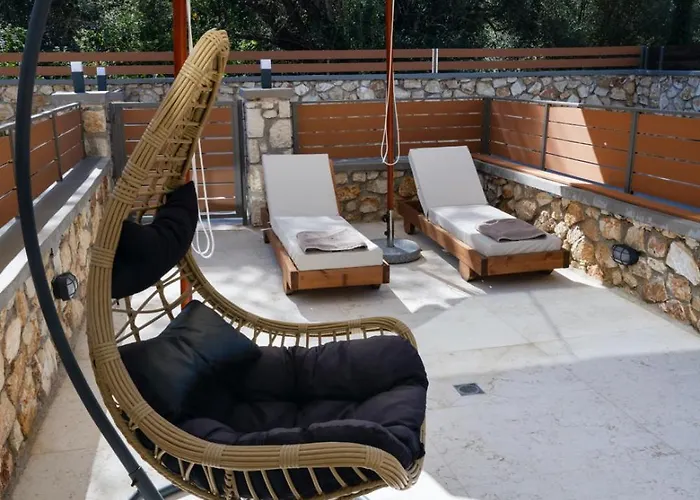 Nicole Collection- Cove 메가니시