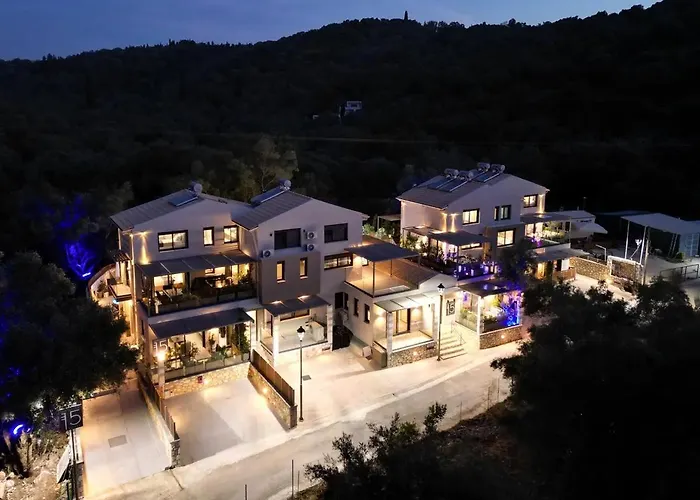 Nicole Collection- Cove 아파트 *