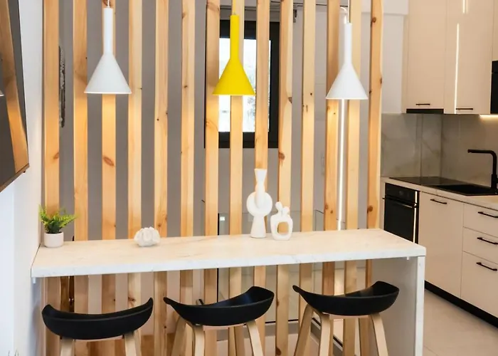 Nicole Collection- Cove 아파트