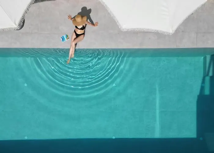 Nicole Collection- Cove 아파트