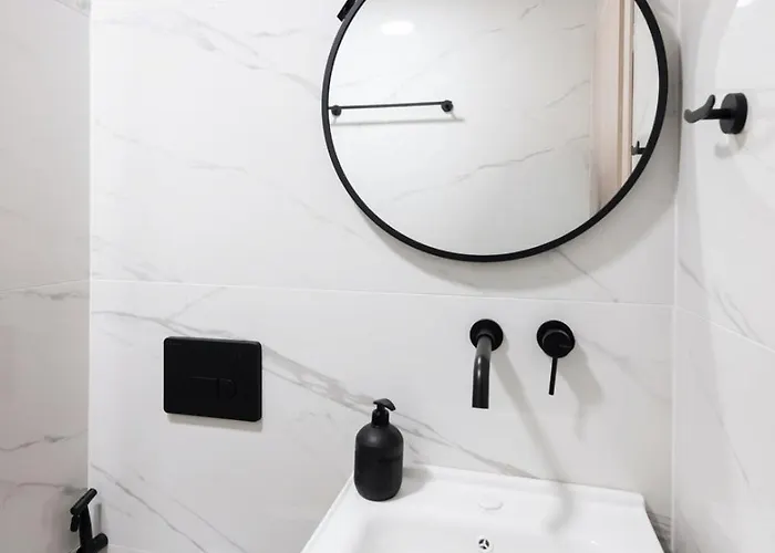 Nicole Collection- Cove 아파트 *