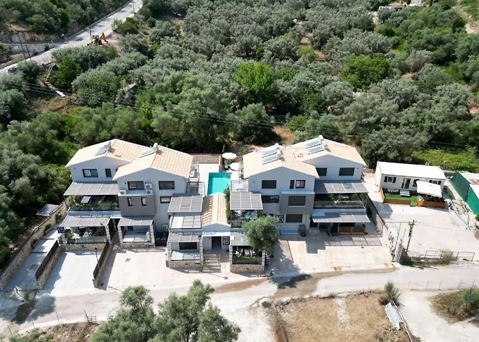 Nicole Collection- Cove 아파트