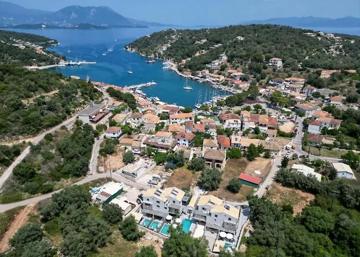 Nicole Collection- Cove 메가니시